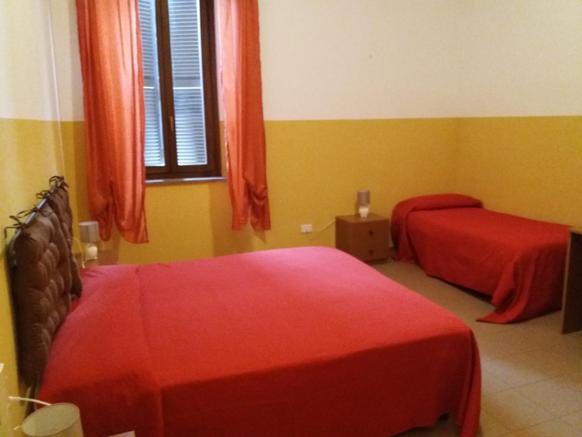 Ostello Ortensi Farnese Buitenkant foto